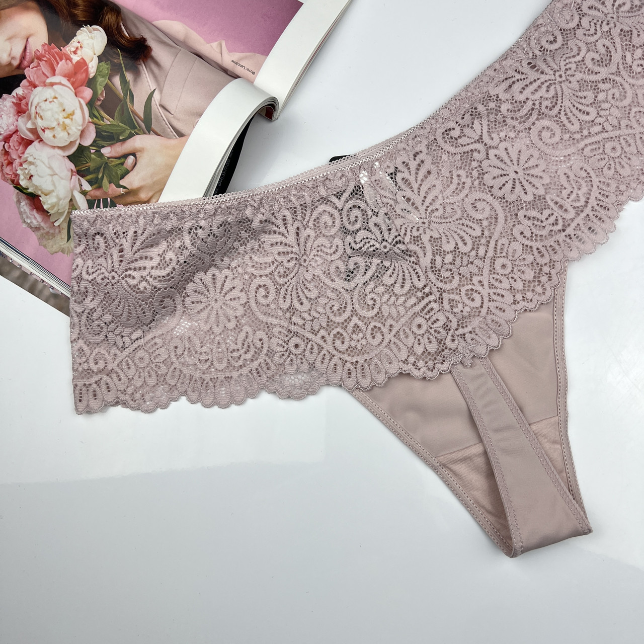 Жіночі трусик-стрінги з ніжним мереживом фірми Biweier - Зображення 11