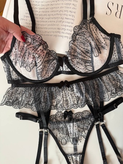 Мережевний комплект жіночої спідньої білизни з гартерами — изображение 4